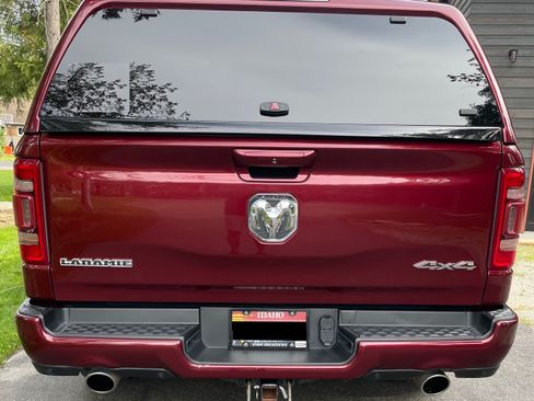 Used 2019 RAM 1500 Laramie AWD/4WD image 2