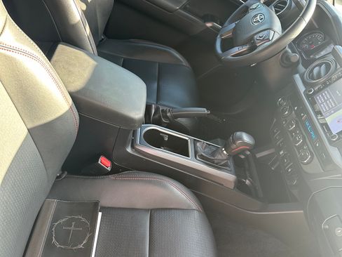 Used 2023 Toyota Tacoma TRD Pro image 4