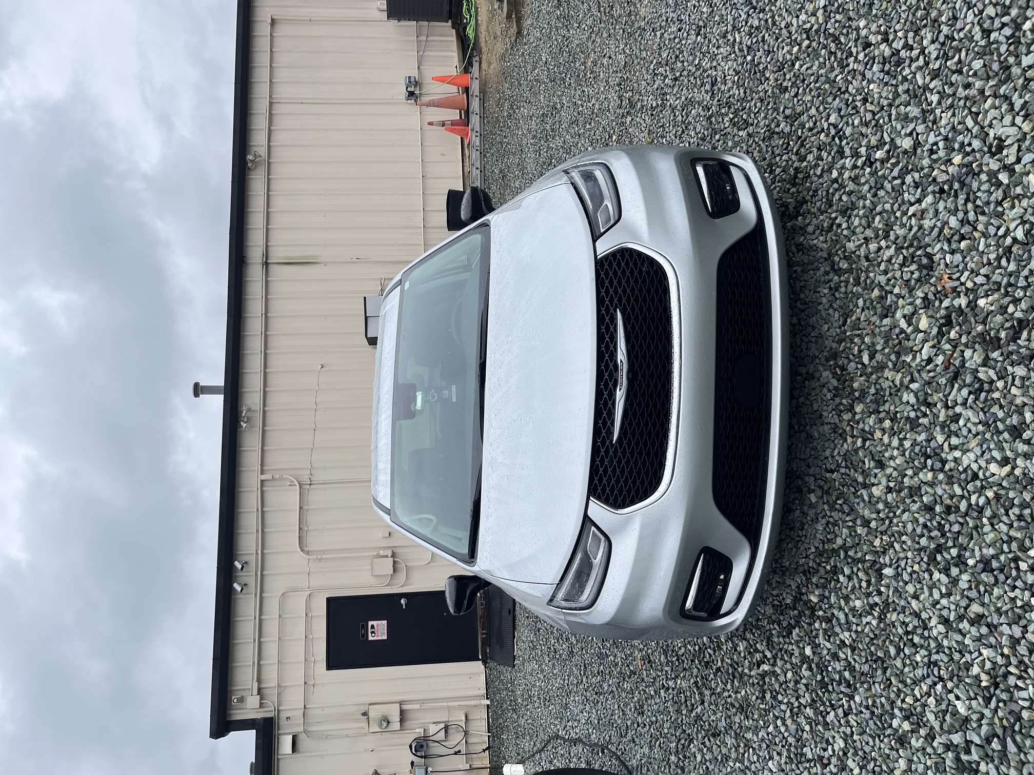 Used 2024 Chrysler Pacifica Touring-L FWD image 2