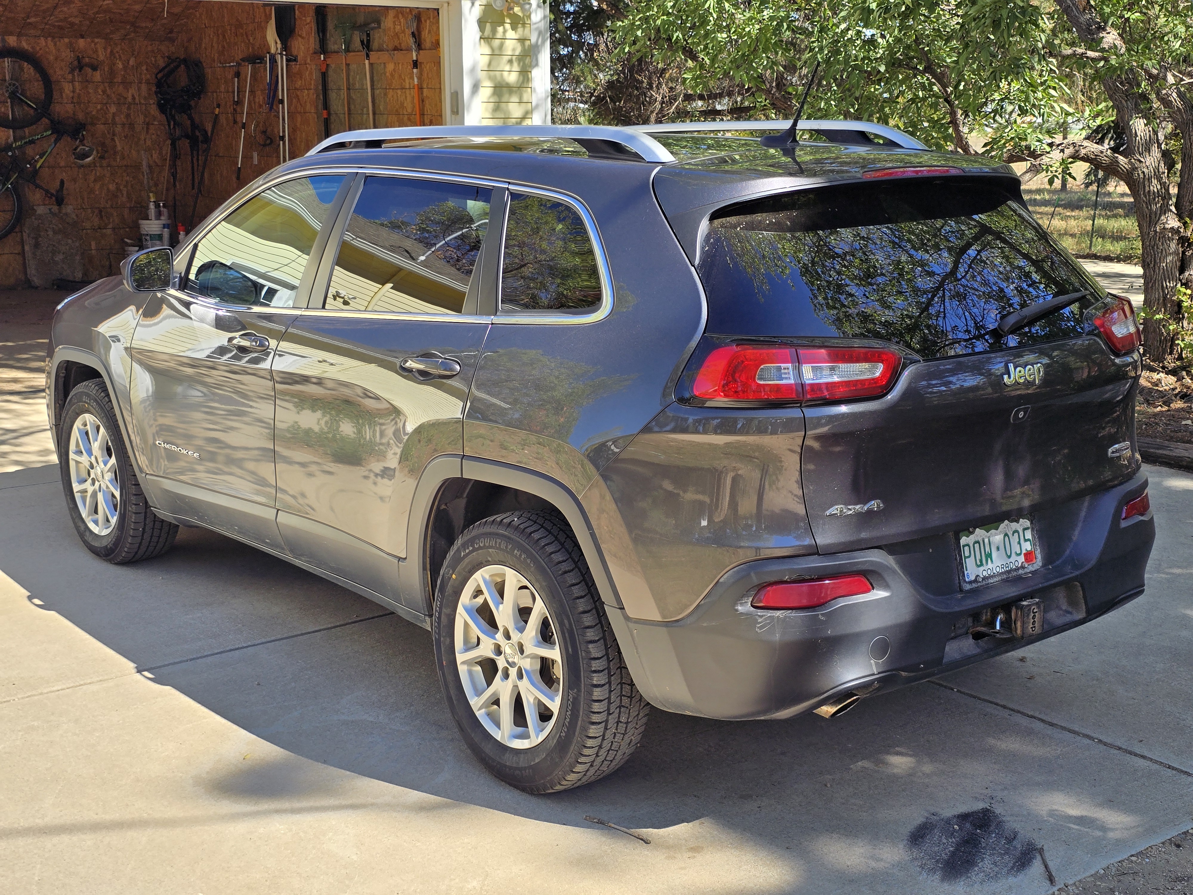 Used 2015 Jeep Cherokee Latitude AWD/4WD image 5