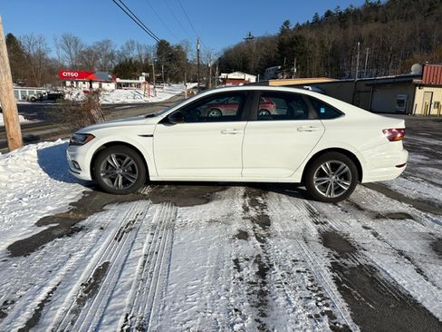 Used 2019 Volkswagen Jetta R-Line image 4