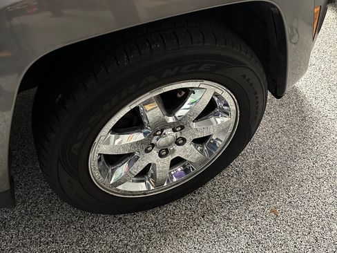 Used 2012 Jeep Liberty Sport image 9