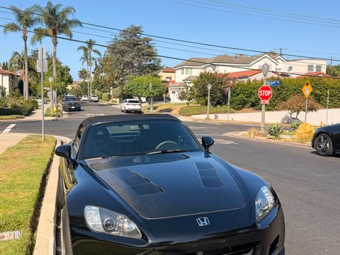 Used 2003 Honda S2000 image 2