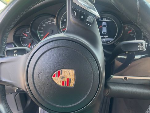 Used 2015 Porsche Panamera image 9