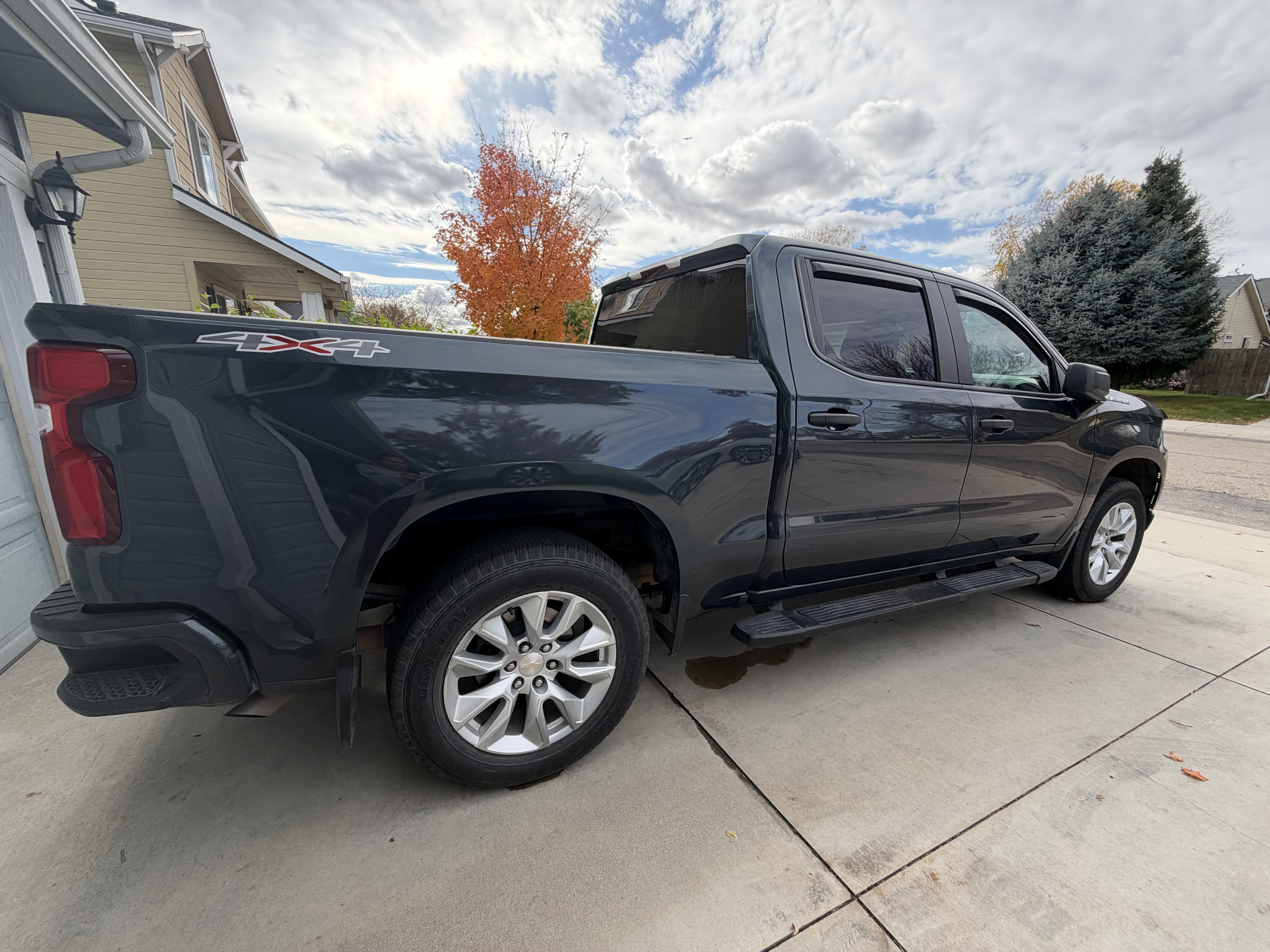 Used 2021 Chevrolet Silverado 1500 Custom w/ Safety Confidence Package AWD/4WD image 5