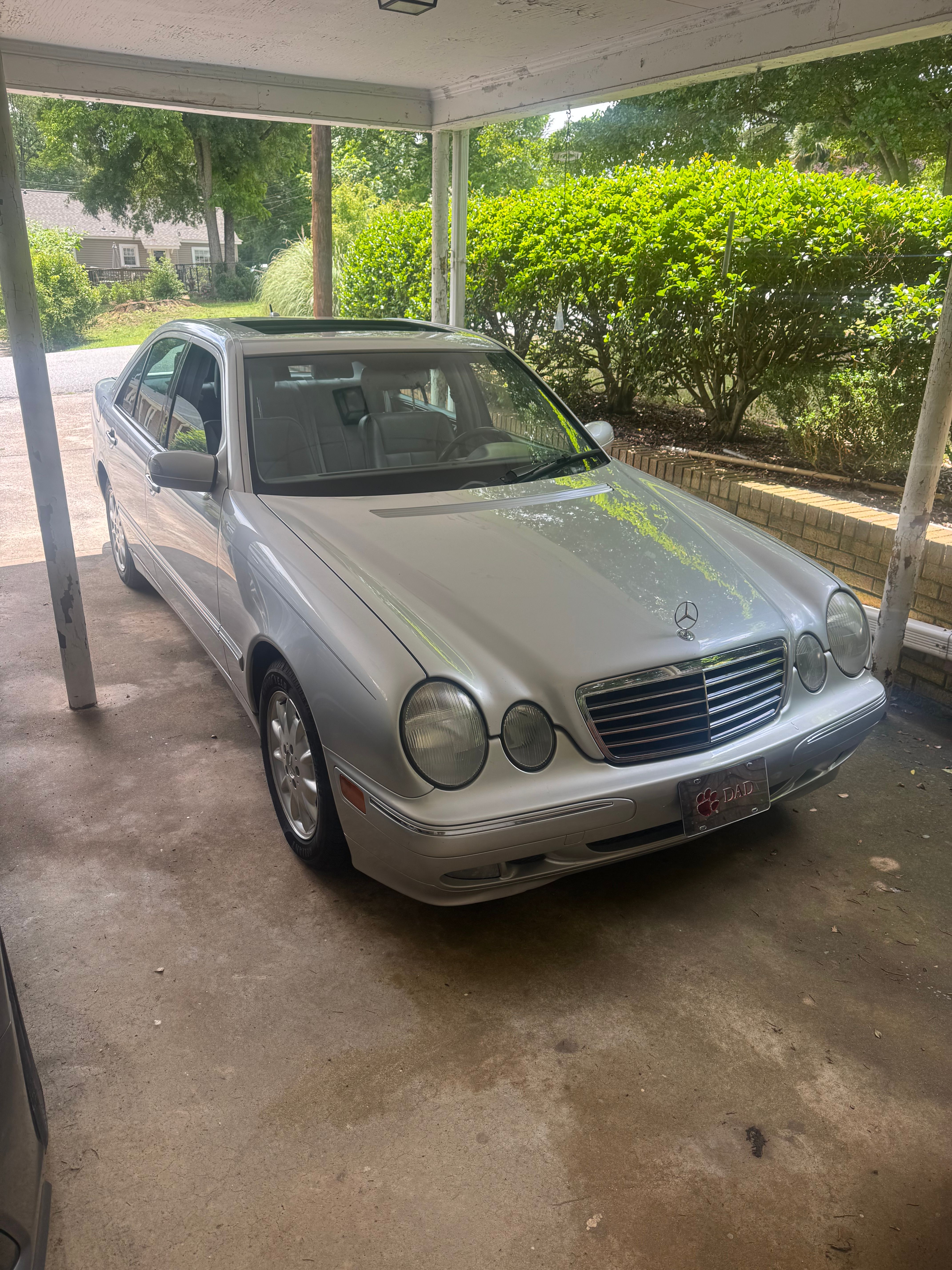 Used 2001 Mercedes-Benz E 320 Sedan image 1