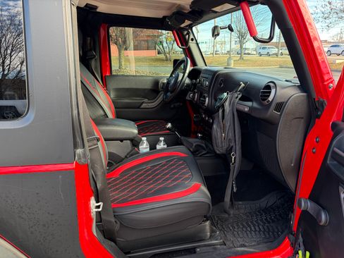 Used 2018 Jeep Wrangler Sport image 5