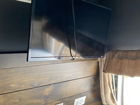 Used 2013 Ford E-350 and Econoline 350 Extended Super Duty image 10