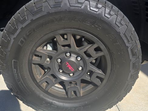 Used 2022 Toyota 4Runner TRD Sport w/ Technology Package image 5