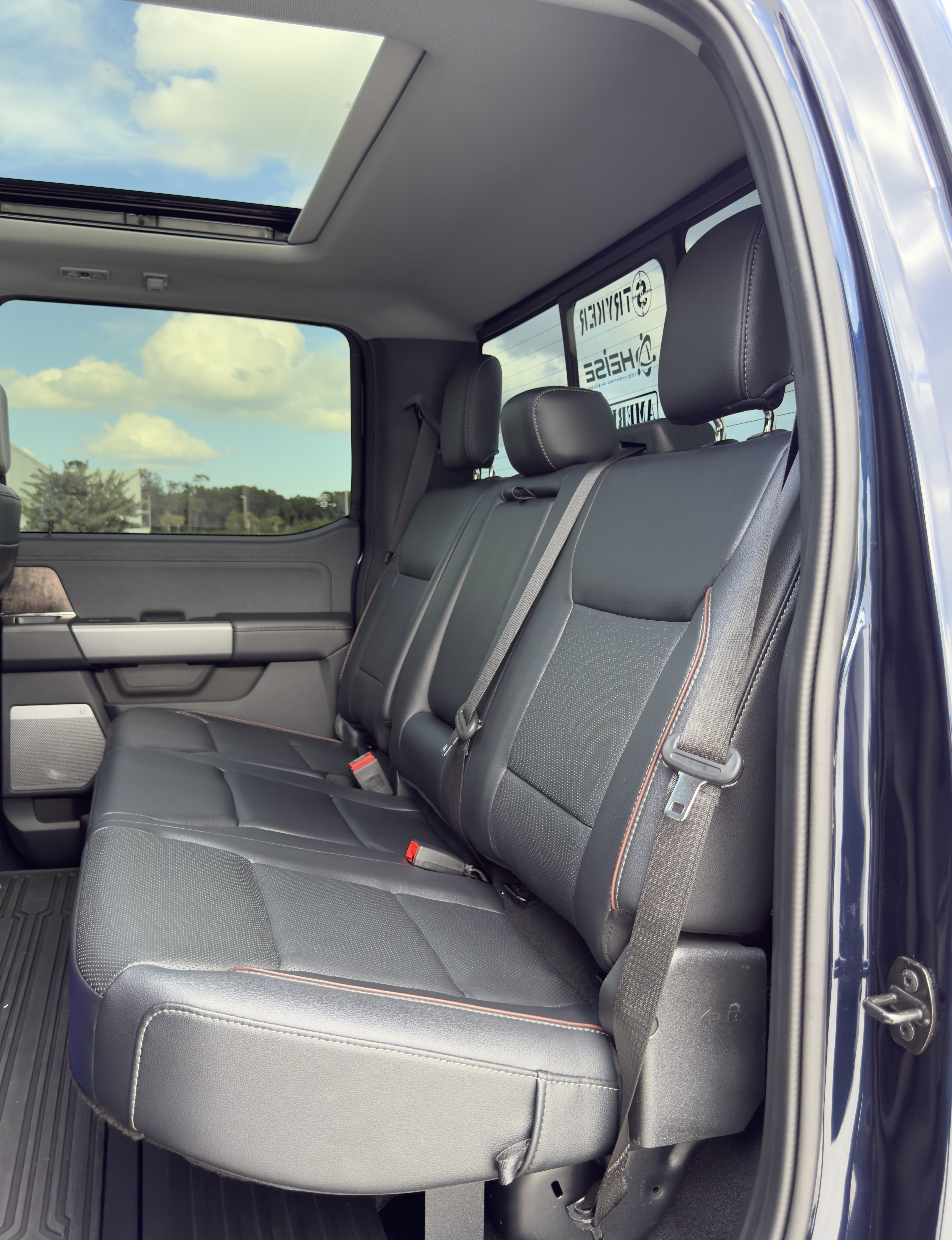 Used 2023 Ford F250 Lariat w/ Sport Appearance Package AWD/4WD image 18