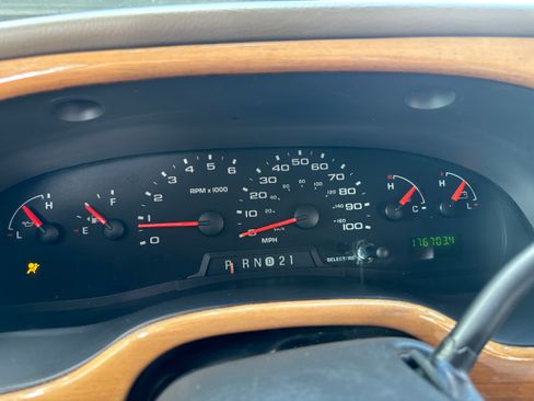 Used 2004 Ford E-250 and Econoline 250 RWD image 16