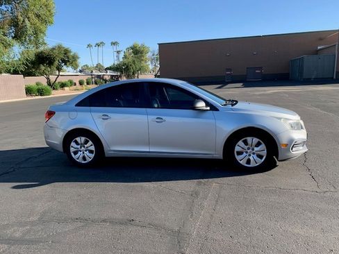 Used 2016 Chevrolet Cruze LS image 4
