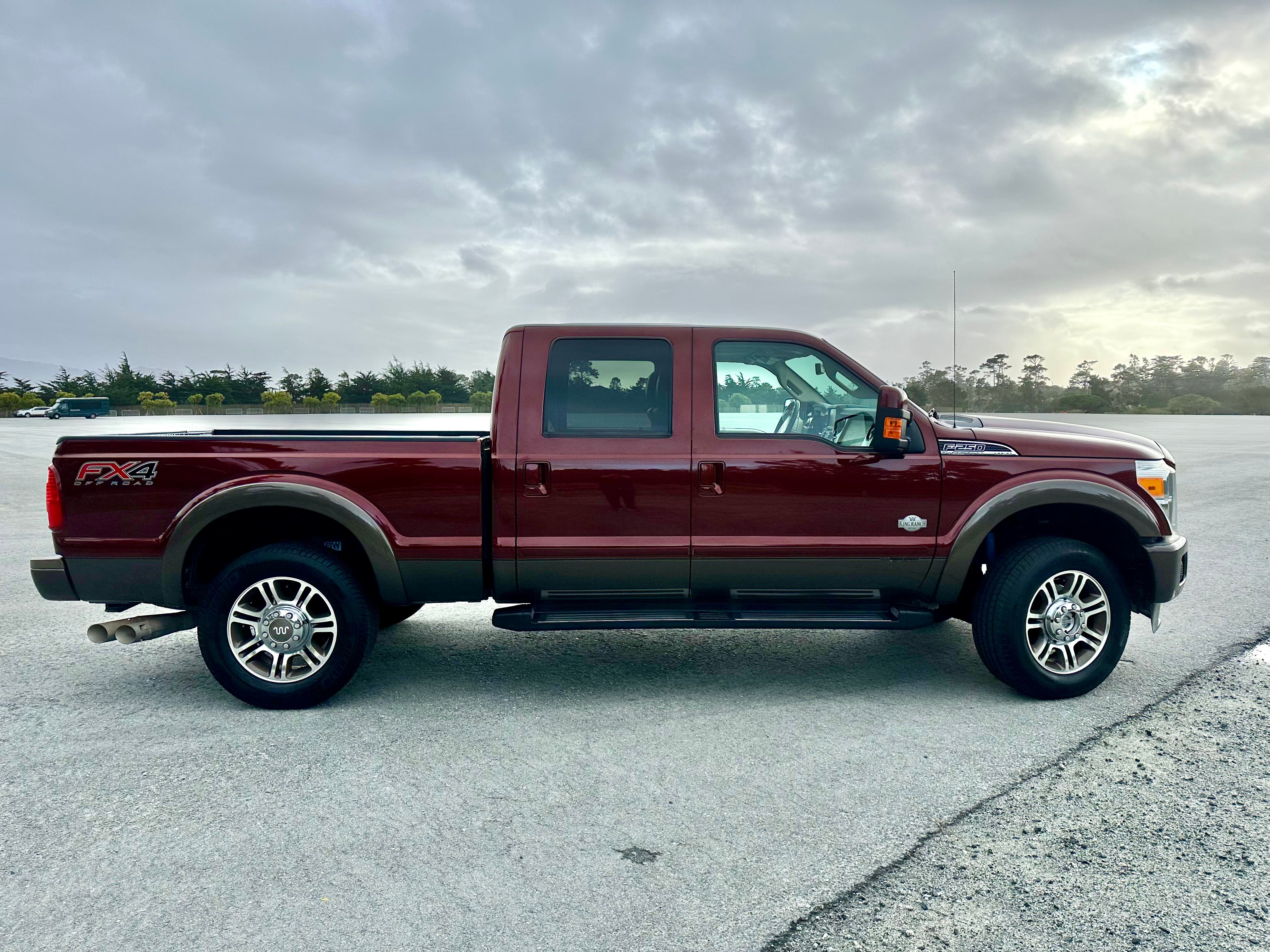 Used 2016 Ford F250 King Ranch w/ FX4 Off-Road Package AWD/4WD image 8
