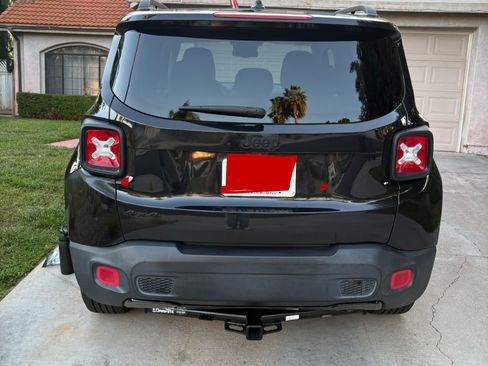 Used 2016 Jeep Renegade Latitude AWD/4WD image 5