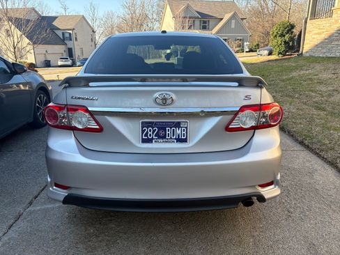 Used 2011 Toyota Corolla S image 8