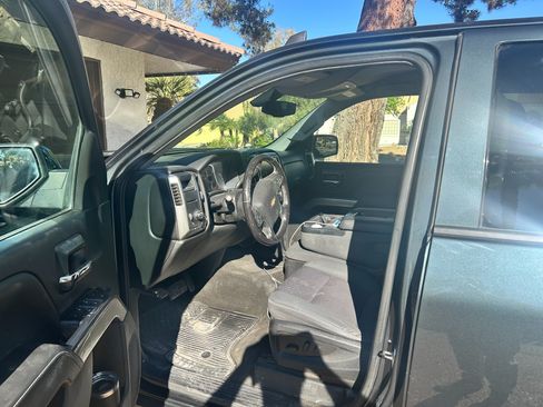 Used 2018 Chevrolet Silverado 1500 LT w/ LT Eassist Package image 6