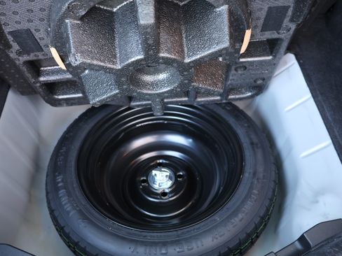 Used 2016 Honda Fit EX image 24