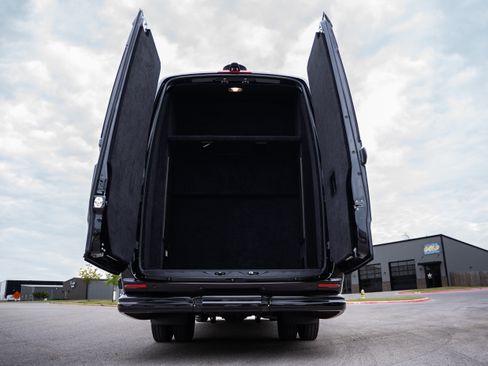 Used 2023 Mercedes-Benz Sprinter 3500 image 18