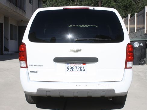 Used 2008 Chevrolet Uplander w/ Climate Package image 4