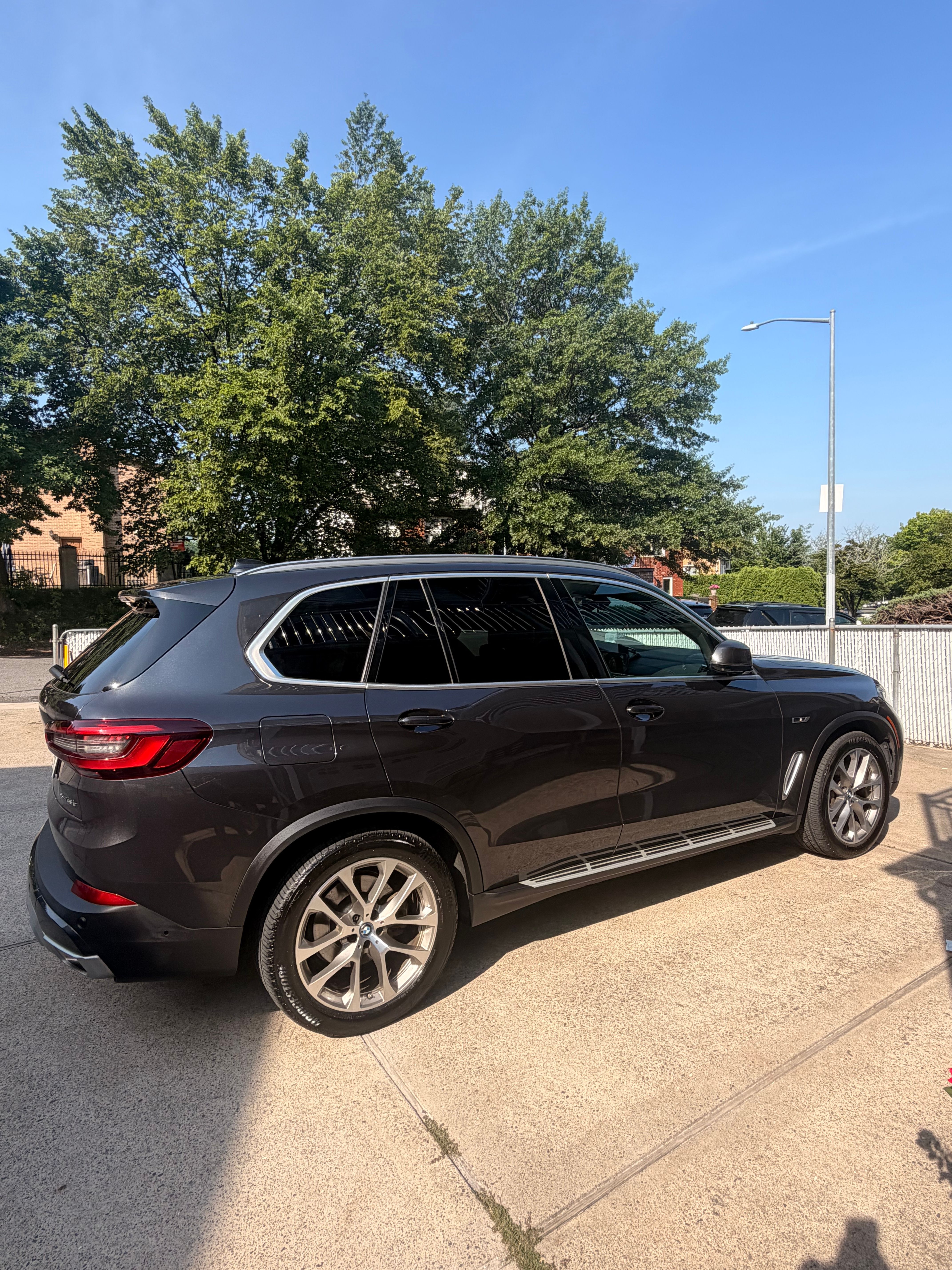 Used 2023 BMW X5 xDrive45e AWD/4WD image 5