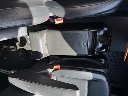 Used 2016 Mercedes-Benz Metris Passenger image 22
