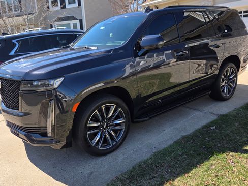 Used 2023 Cadillac Escalade Sport image 5