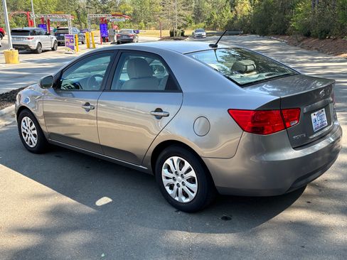 Used 2012 Kia Forte EX image 8