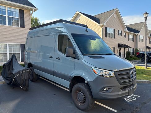 Used 2024 Mercedes-Benz Sprinter 2500 image 2