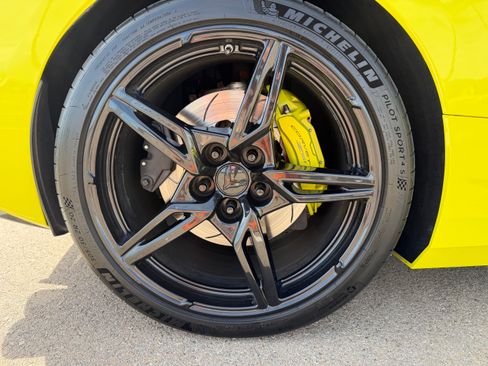 Used 2021 Chevrolet Corvette Stingray Premium Cpe w/ Z51 Performance Package image 8