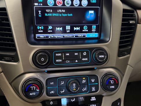 Used 2019 GMC Yukon XL Denali w/ Denali Ultimate Package image 12