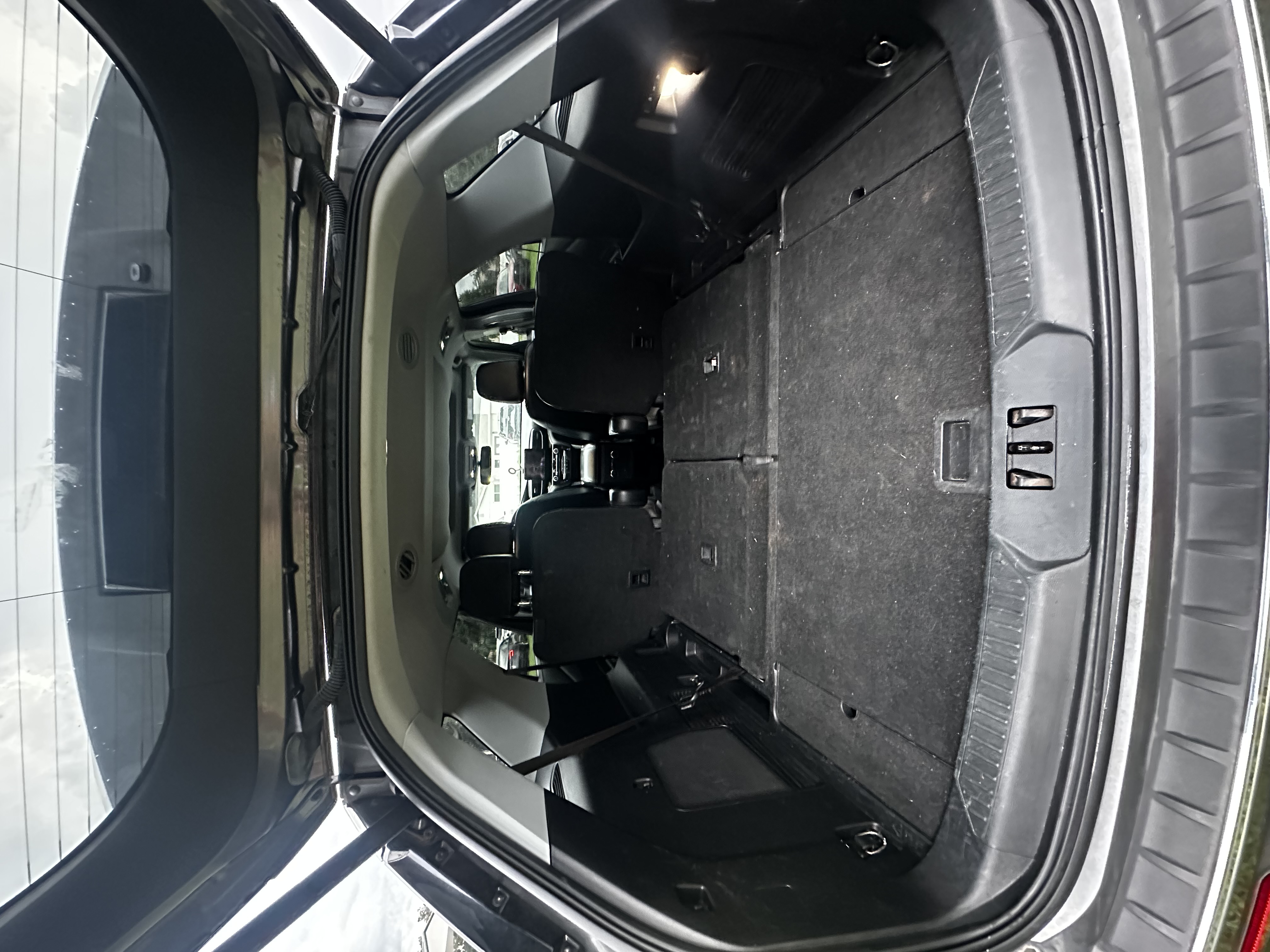 Used 2021 Ford Explorer Limited w/ Equipment Group 301A RWD image 12
