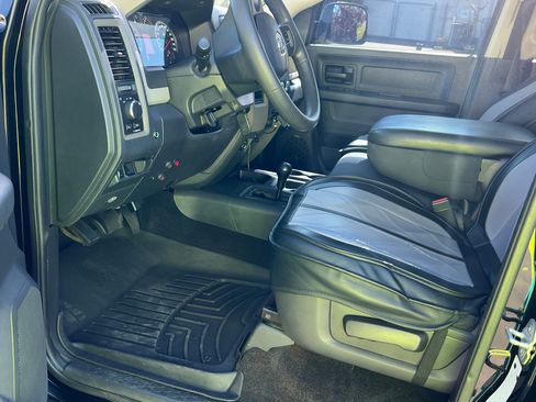 Used 2012 RAM 2500 ST w/ Chrome Appearance Group AWD/4WD image 12