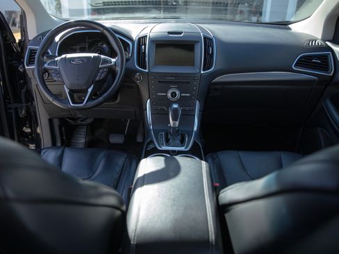 Used 2017 Ford Edge Titanium image 6