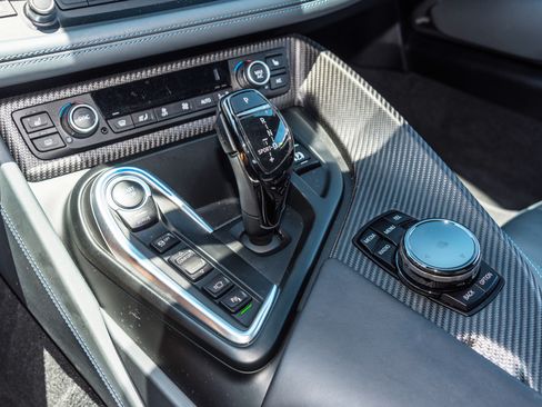 Used 2017 BMW i8 AWD/4WD image 9