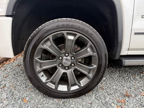 Used 2018 GMC Sierra 1500 Denali w/ Denali Ultimate Package image 6