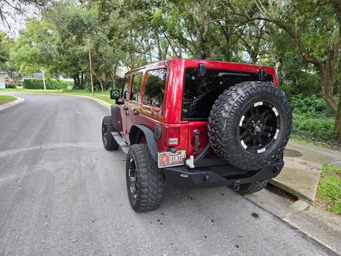 Used 2012 Jeep Wrangler Unlimited Sahara image 5