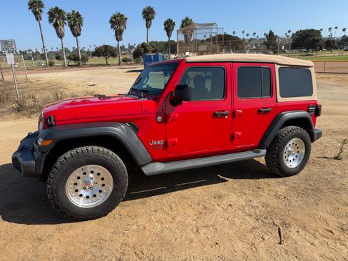 Used 2018 Jeep Wrangler Unlimited Sport S AWD/4WD image 1
