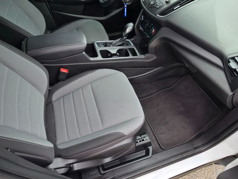 Used 2018 Ford Escape S image 17