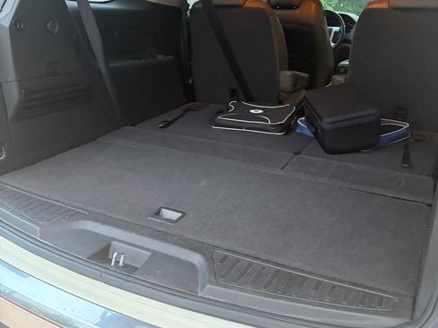 Used 2014 GMC Acadia SLT FWD image 9