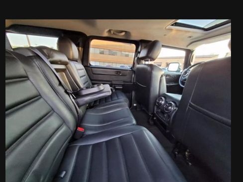Used 2005 HUMMER H2 w/ Preferred Equipment Group image 11
