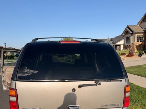 Used 2001 Chevrolet Tahoe LT w/ LT Preferred Equipment Group AWD/4WD image 6
