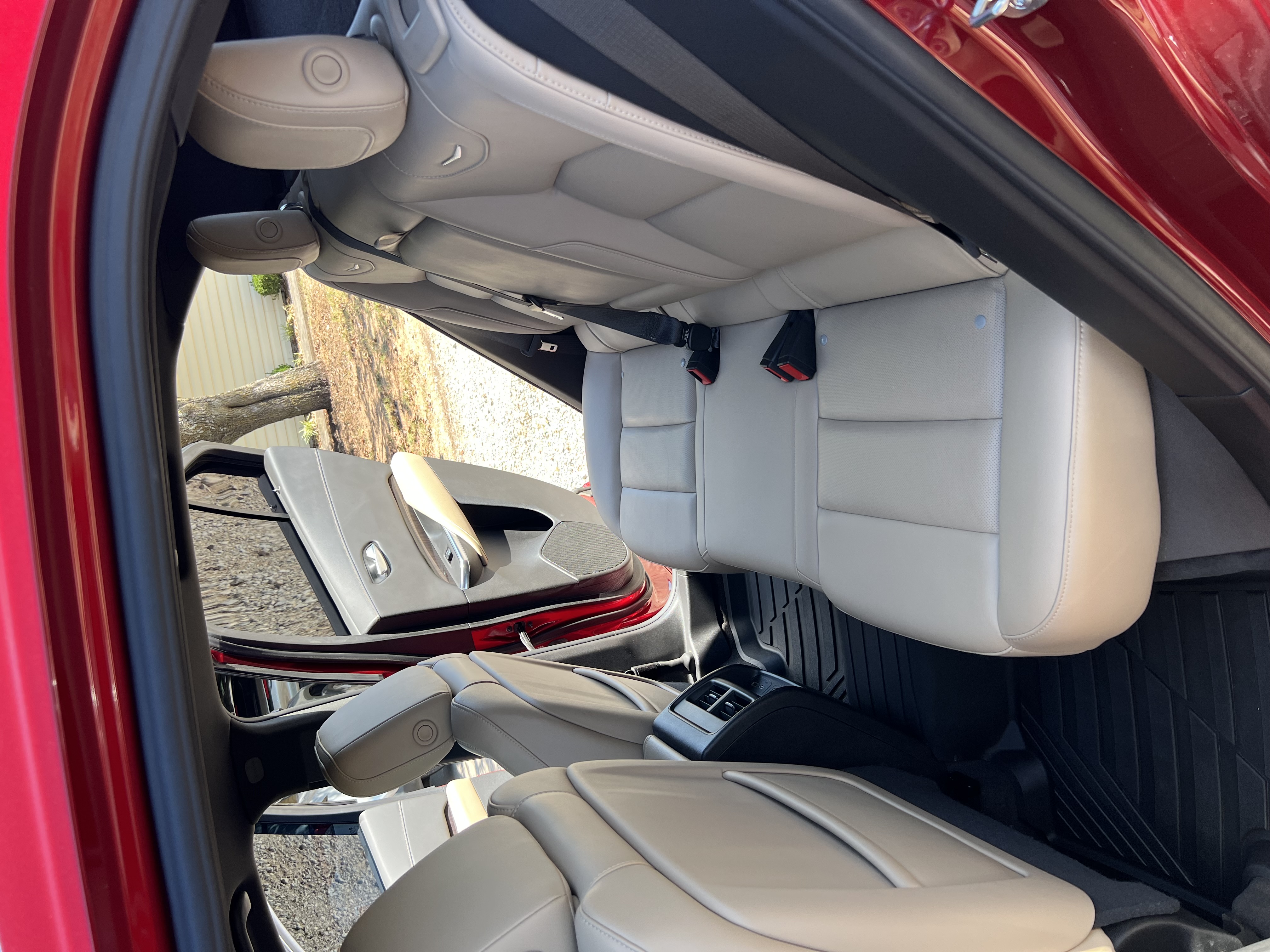 Used 2024 Cadillac XT4 Premium Luxury w/ Technology Package FWD image 14