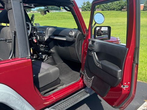 Used 2012 Jeep Wrangler Sport AWD/4WD image 14