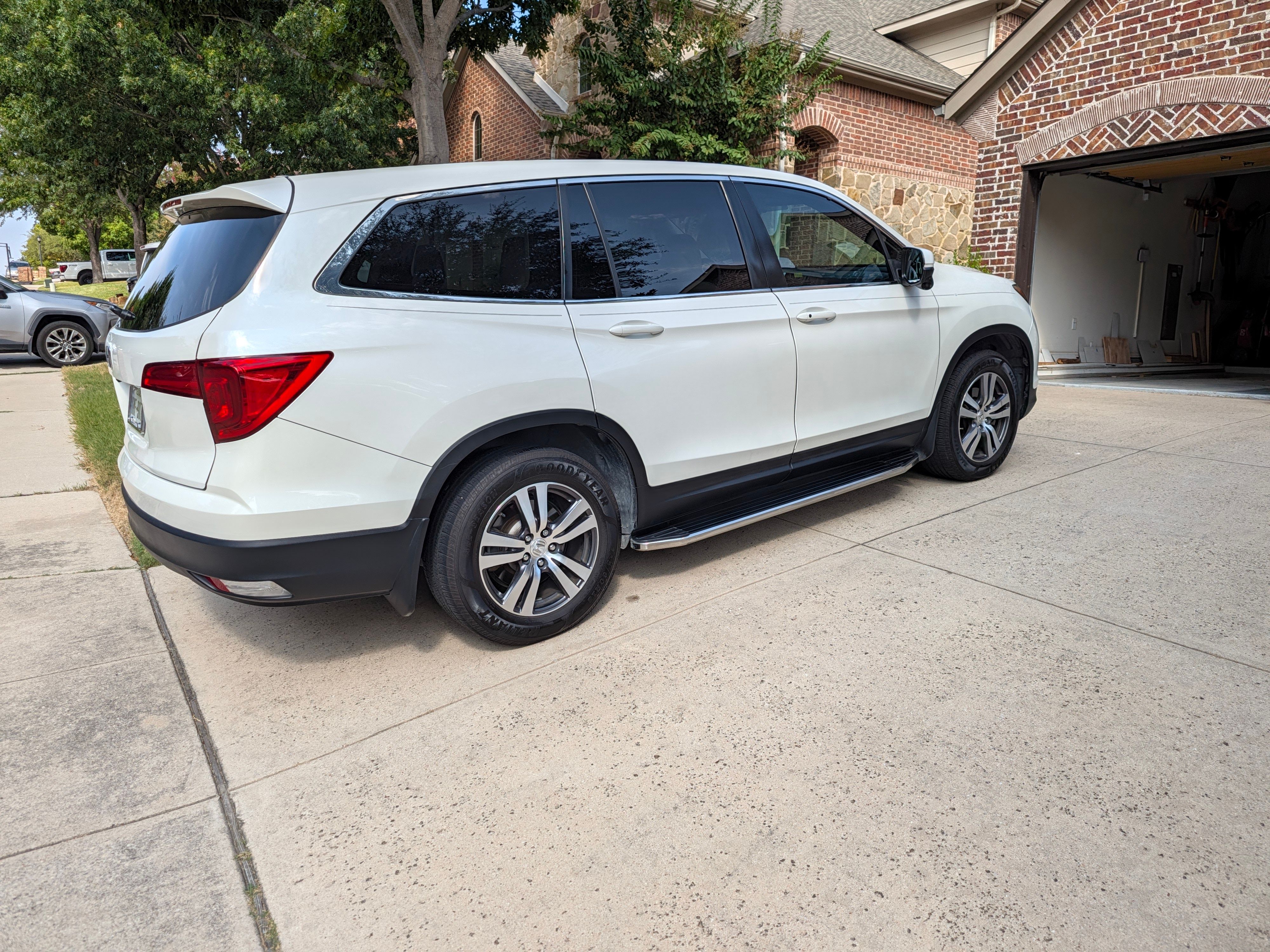Used 2016 Honda Pilot EX image 2