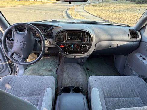 Used 2000 Toyota Tundra SR5 image 8