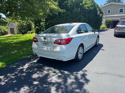 Used 2015 Subaru Legacy 2.5i Premium AWD/4WD image 4