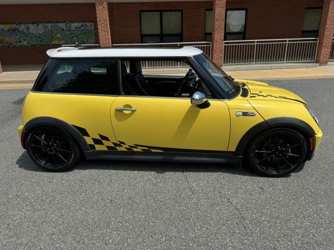 Used 2005 MINI Cooper S FWD image 5