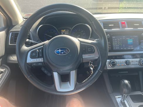 Used 2017 Subaru Legacy 2.5i Premium image 8