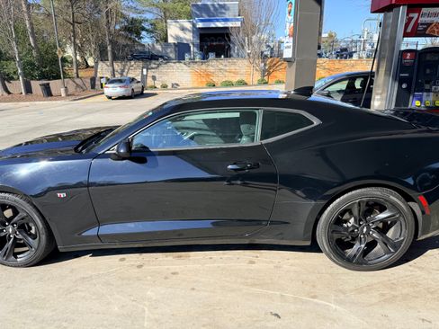 Used 2019 Chevrolet Camaro LT w/ RS Package image 6