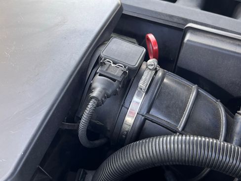 Used 2003 BMW 330xi Sedan image 20